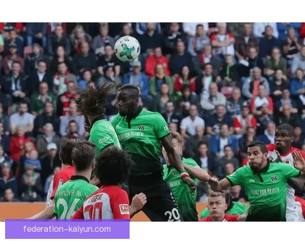 凯泽斯劳滕比赛节奏稳健，攻防转换效率持续提升提升